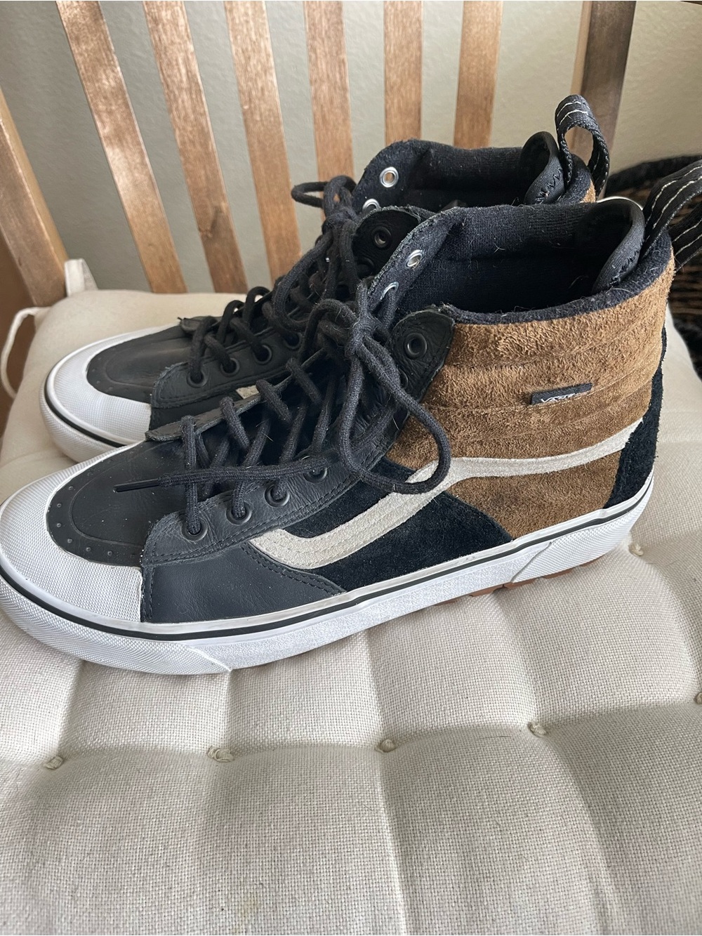 VANS SK8-Hi MTE Men’s High Top Suede Lace Up Skate Sneakers.
